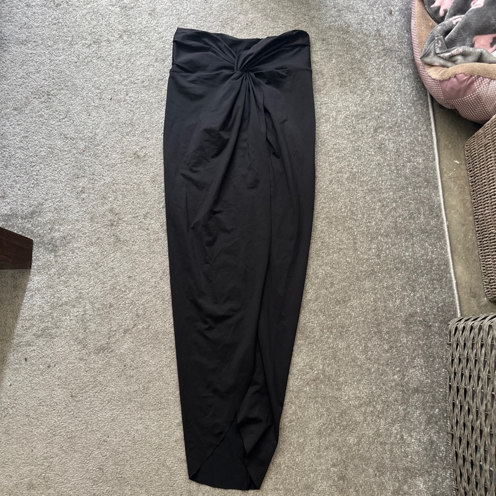 Skims Signature Swim Sarong Skirt Onyx